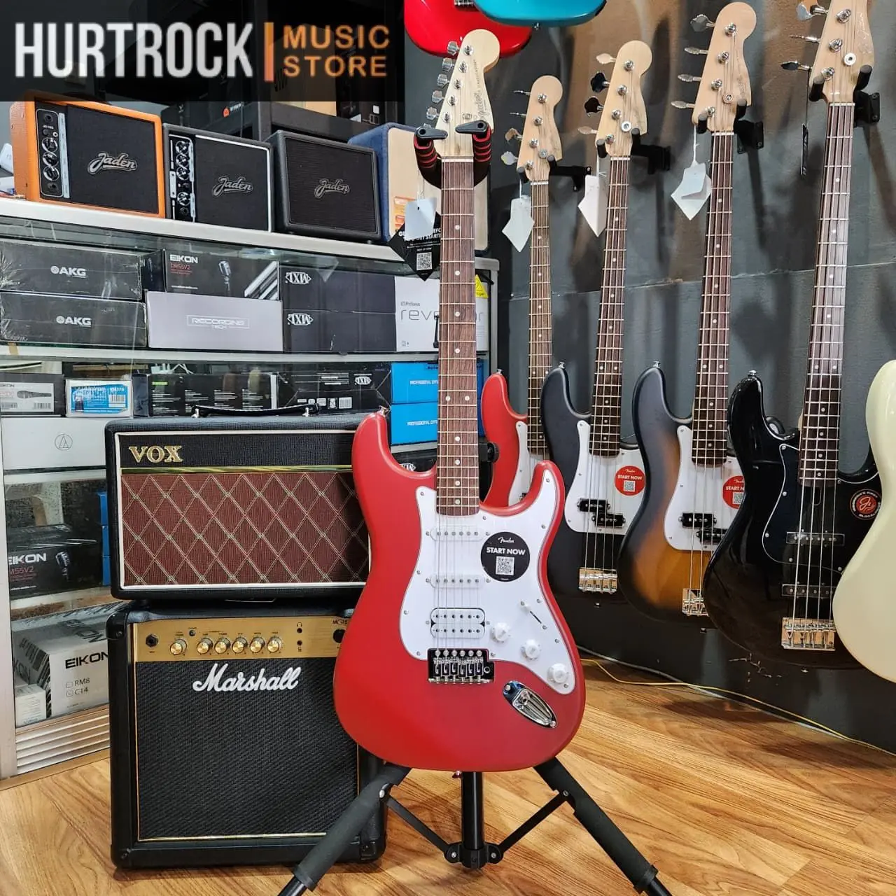 Squier Debut Series Stratocaster HSS Electric Guitar, Laurel FB, Dakota Red