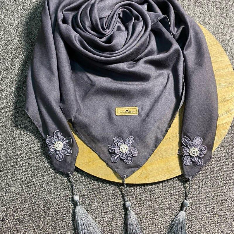 segi empat sarah bunga tasel bahan voal model terbaru Kerudung Nyaman Lembut Muslim Square 6