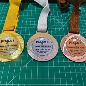 MEDALI LOGAM SATUAN EMAS PERAK PERUNGGI FREE TULISAN