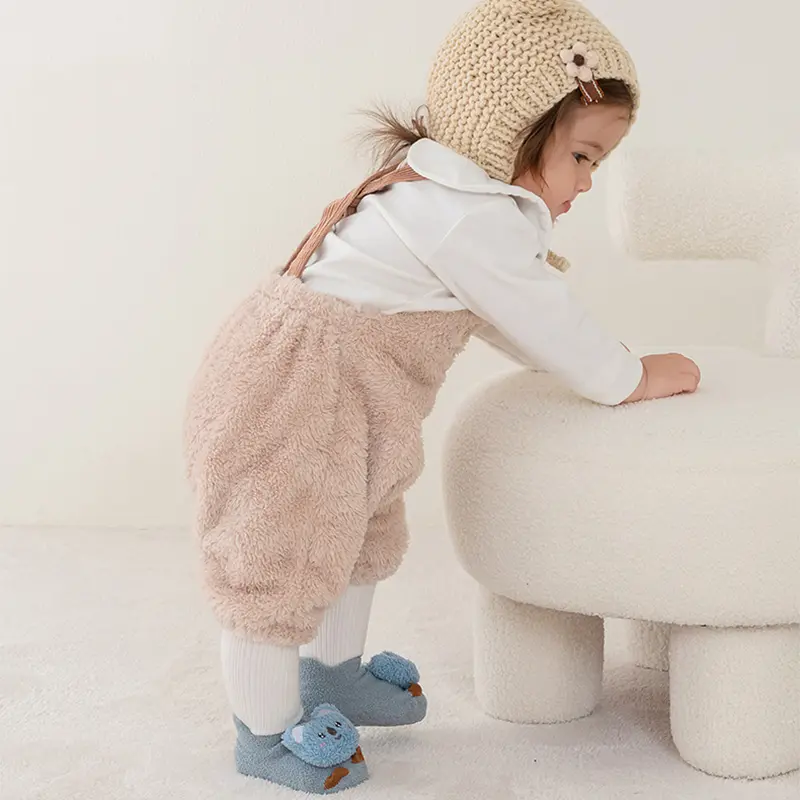 Vớ Đi Bộ Mùa Đông Cho Em Bé Chất Liệu Lông Cừu San Hô, Ấm Áp, Vớ Thuyền Cho Trẻ Em, Thiết Kế Búp Bê Hoạt Hình, Vớ Đi Trong Nhà Chống Trượt Cho Trẻ Sơ Sinh 4