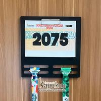 Gambar Kreasikayukuu  Medal & BIB Holder Lari – Display Medali Running + Penjepit Nomor Dada Premium Plywood 5mm 30x30cm - Hitam dari kreasikayukuu Kab. Boyolali 2 Tokopedia