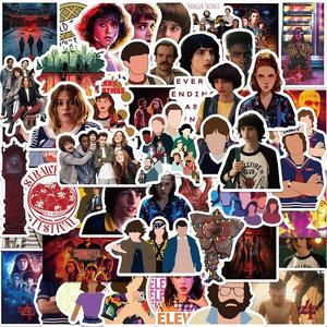 Paquete de 50 pegatinas de Stranger Things, calcomanías decorativas clásicas para ventana, para funda de teléfono, taza, notas y refrigerador, aptas para pared/habitación, ideales para proyectos de hazlo tú mismo, resistentes al agua