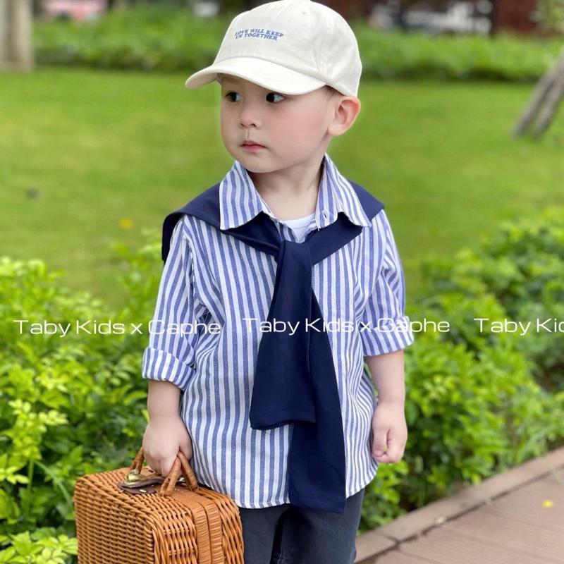 TABY Áo sơ mi kẻ dài tay phối khăn vai HQ cho bé trai chất liệu thô oxford mềm mại thấm hút mồ hôi 24A09