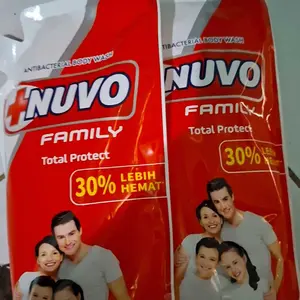 Nuvo Family Sabun Mandi Cair Merah Pouch 800ml