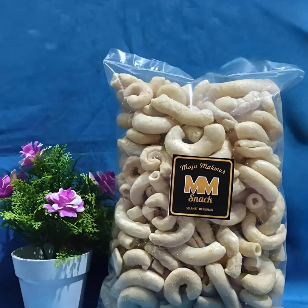 ANEKA SNACK CAMILAN MURAH/MAKARONI BESAR KEMASAN 200GR Cemilan