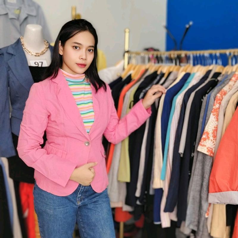 LINK CO KG an atasan wanita 0