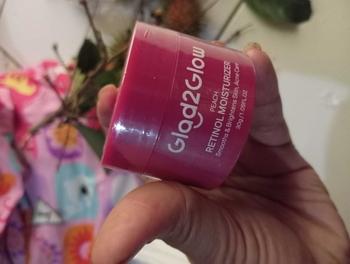 Product Review of GLAD2GLOW Peach Retinol Moisturizer 30 gram dengan Retinol & HPR untuk Memudarkan Garis Halus dan Kerutan from @**🥰 1
