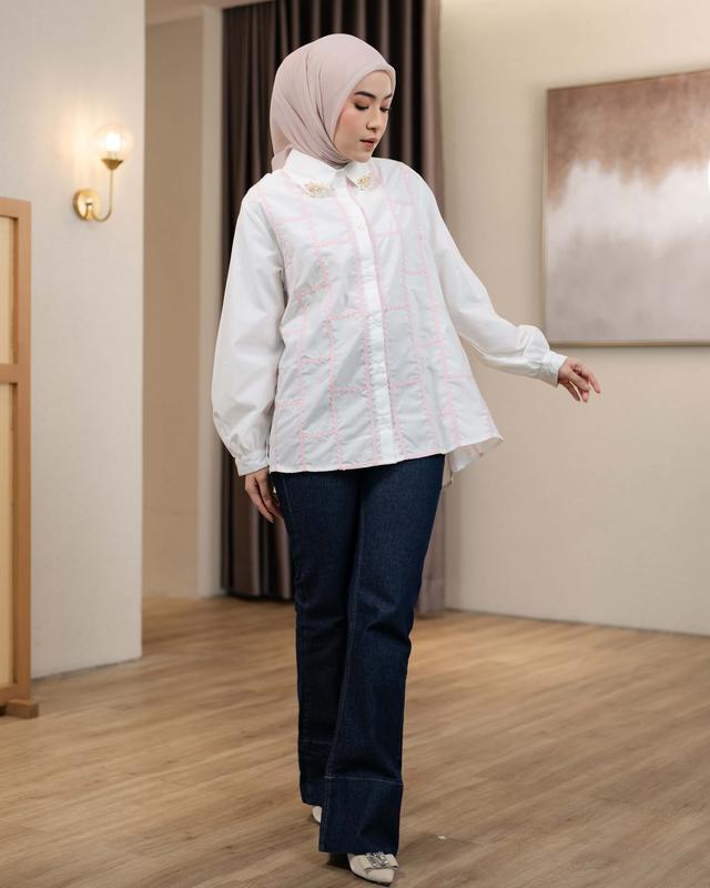 Mayoutfit Zeeva Shirt | Kemeja Poplin Wanita Detail Renda Bordir 6