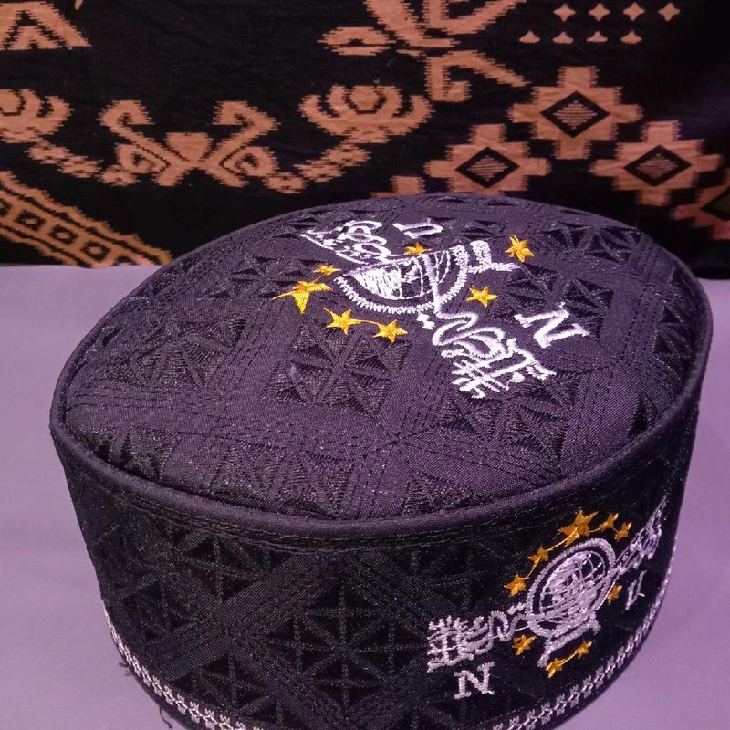 Peci Asaghofah, Songkok Kopiah Pria Muslim Asaghofah Logo Terompah Warna - Desain Unik Hitam, Lingkar Kepala 51-59 cm - Motif, Dewasa 4