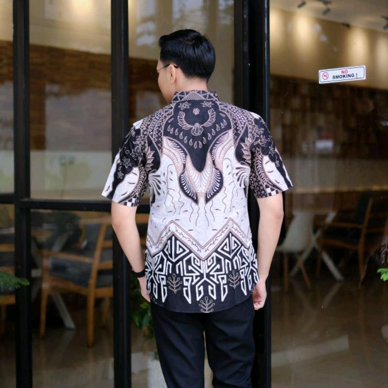 Kemeja batik motif gentala putih lengan pendek slimfit lapis furing bahan katun prima premium Katun Baju Nyaman Pria 1