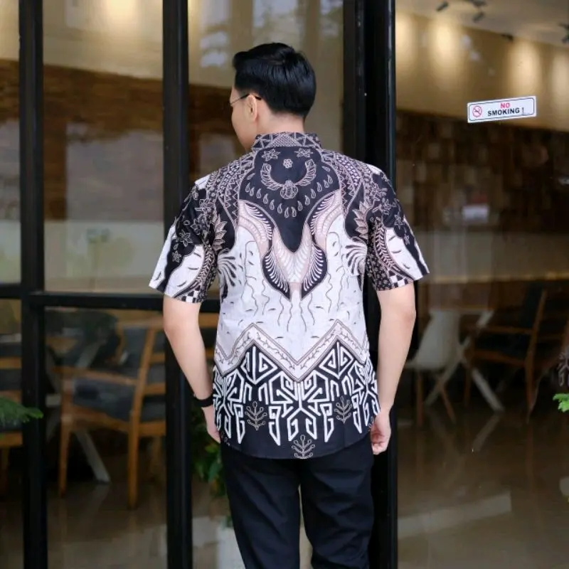 Kemeja batik motif gentala putih lengan pendek slimfit lapis furing bahan katun prima premium Katun Baju Nyaman Pria 1