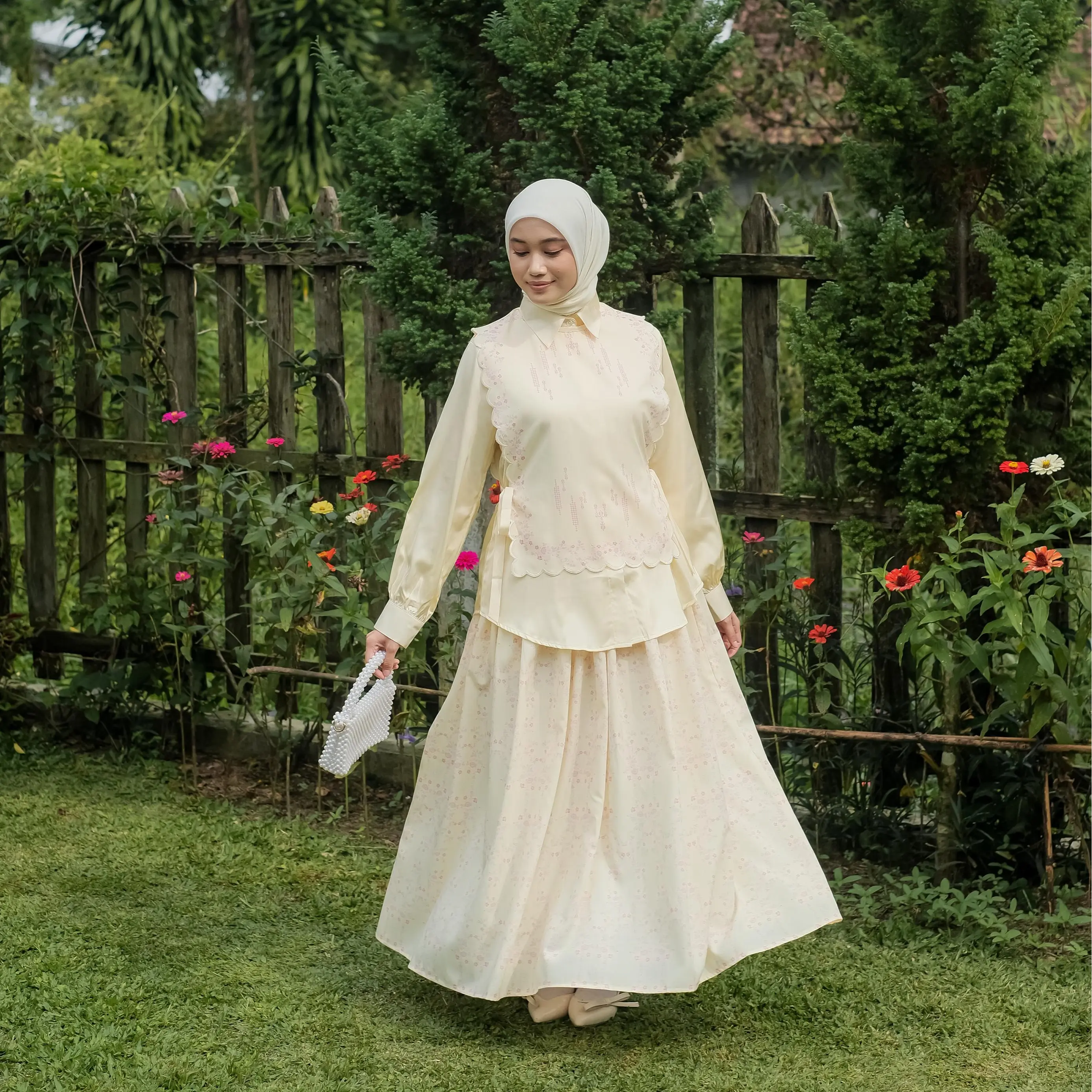 Ayana One Set Wanita 4in1 Atasan silk, Rok, Vest katun Bordir, dan Hijab