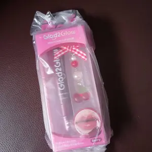 [BPOM] Glad2Glow Brightening Lip Serum - VC-IP Vitamin E 3in1  Lip Serum Treatment  Melembabkan Mencerahkan Bibir Gelap Lip Tint Warna Natural Glowing Tahan Lama Buildable Natural Lip Color Care G2G