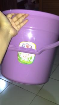 Product Review of Ember Plastik 6 Galon/15 Liter Ungu Merk Siplbrolo + Tutup Free Gayung Mandi Ungu/Ember Mandi Tebal Warna from V**✨ 0