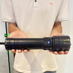 超明るい LED 懐中電灯 10000ルーメン 充電式 タクティカルライト デジタルパワー表示付き 伸縮ズーム 大容量バッテリー キャンプ ハイキング 緊急用 IPX6防水 ハンドヘルドライト