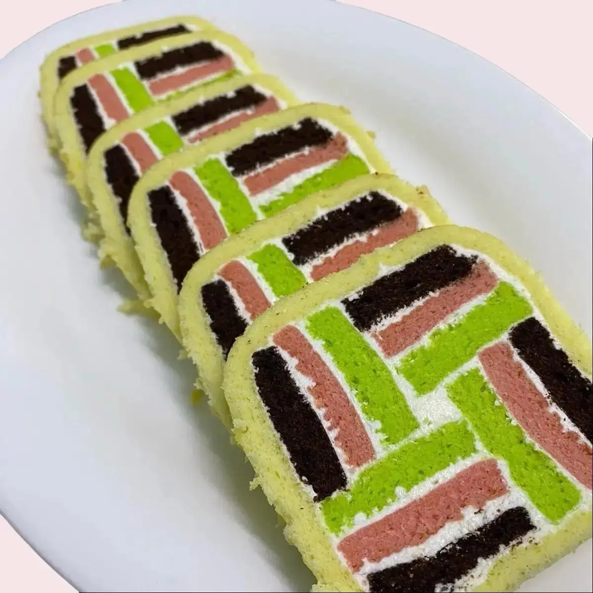 BENJI ROLL CAKE by Cake Nation [SIMPAN, POTONG & MAKAN SUHU SEJUK] * Kek Lejen - Vanilla, Coklat, Strawberry & Pandan*  Food Frozen [ NO REFUND ]