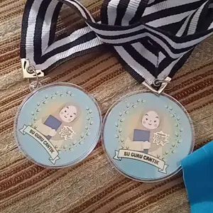 Cetak Gift Medali Akrilik Hampers Teacher Kado Unik Hadiah Ultah Boyfriend Wisuda Graduation