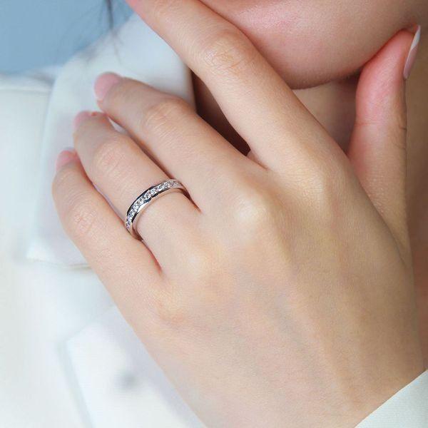 Elegant 0.80ct Half Eternity Ring set in gleaming Platinum 1