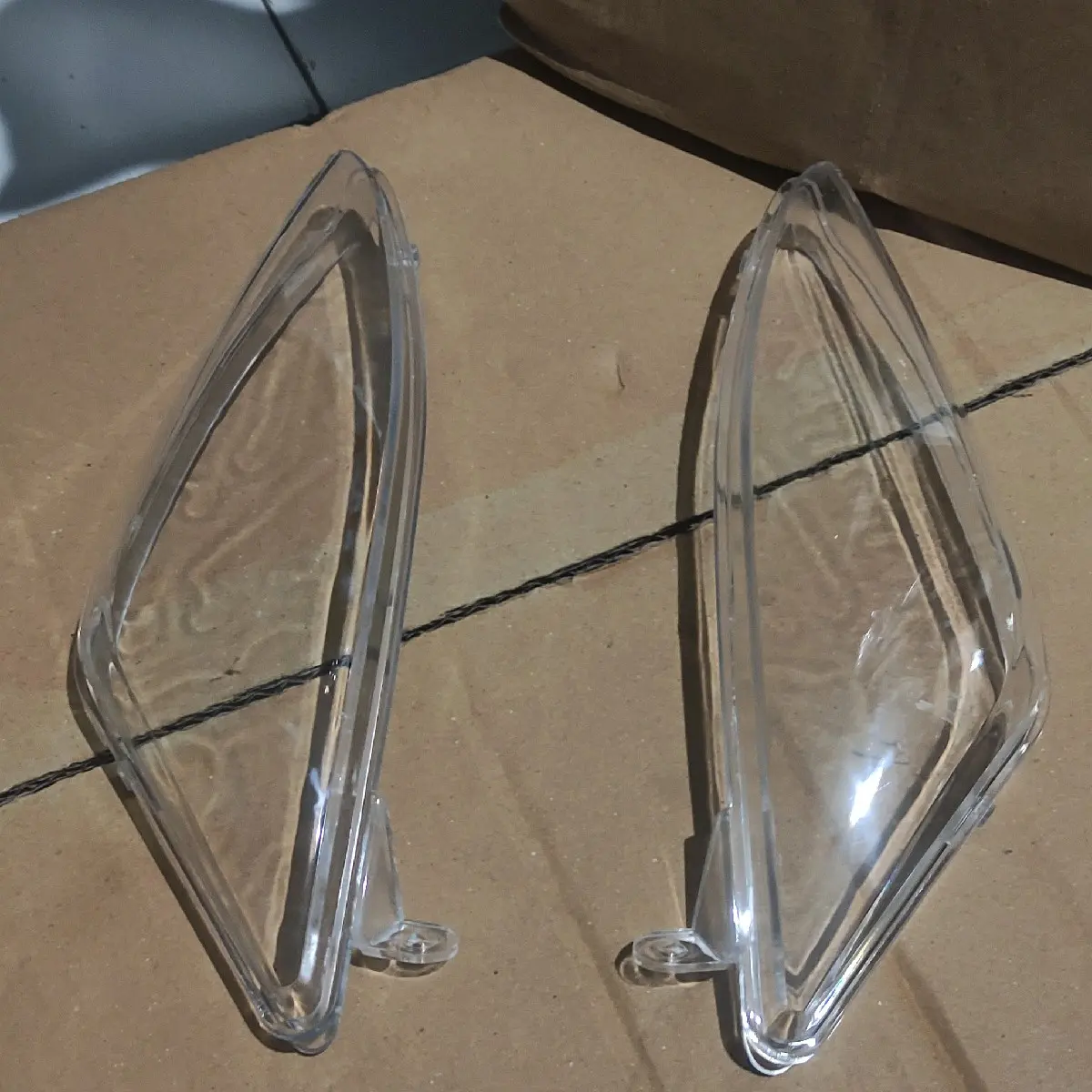 Lampu Sen Mio pertama model Lama dengan lampu Mika