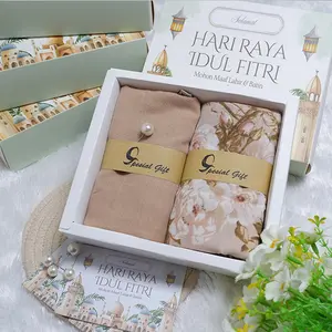 Hampers dua hijab segi empat katun denai motif dan polos senada