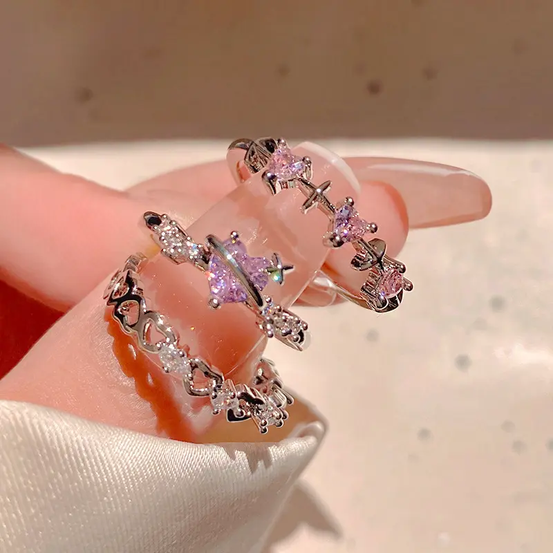 【Jojoo】Set cincin Cinta Berlian Pink Dingin Manis, Set Cincin Berlian Pink Hatiku, 3-Piece Set Cincin Wanita Elegan Kepribadian Tinggi