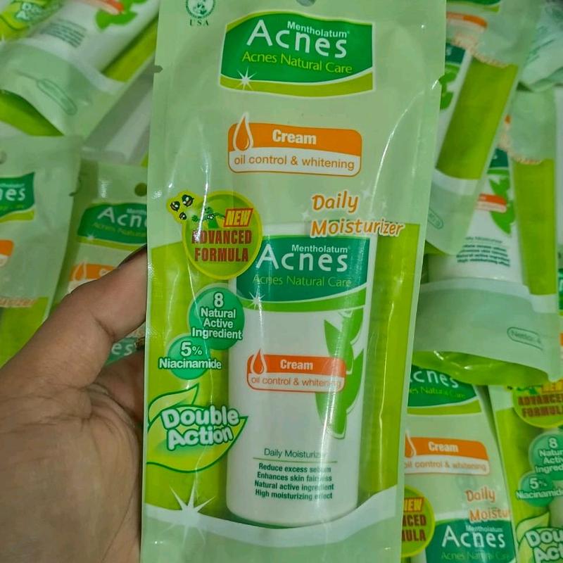 Acnes natural care daily moisturizer cream oil control & whitening 0