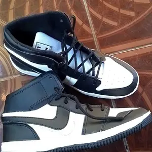 Sepatu Anak Terlaris Sepatu Sekolah Ukuran 33-37 Full Hitam / Sneakers Hitam Tanpa Tali sepatu anak-anak Fashion