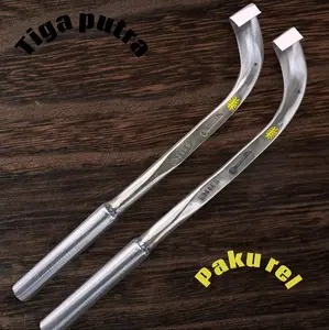 Pisau sadap karet pisau sadap bahan dari besi baja paku rel