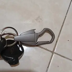 Pembuka Botol Gantungan Kunci Logam Remote Mobil Motor Logam Paduan Kreatif Gambar Hitam
