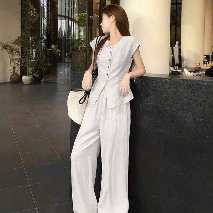 Sét bộ áo sát nách quần suông be cho nữ Top Woman 0