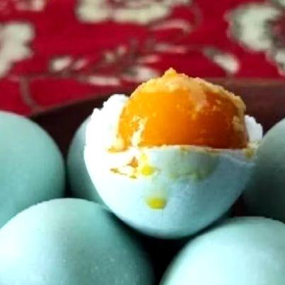 telor asin matang siap makan isi 10/5 butir telor asin matang siap makan isi 10/5 butir