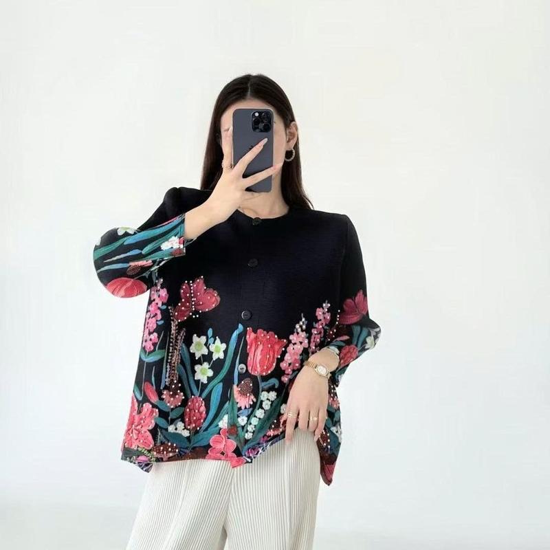 Áo chất thun lò xo nhuyễn họa tiết hoa cổ tròn tay lỡ thiết kế dáng rộng và co giãn nhiều đến 90kg - 55KG.LINH