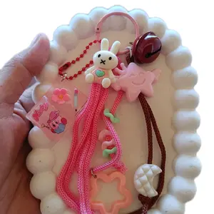 bag charm dengan desain yang cantik dan lucu