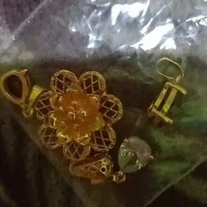LIONTIN TITANIUM TETES MODEL TERBARU DAN KEKINIAN Dengan Pilihan Warna Hitam Putih dan Coklat untuk Tampilan Mewah