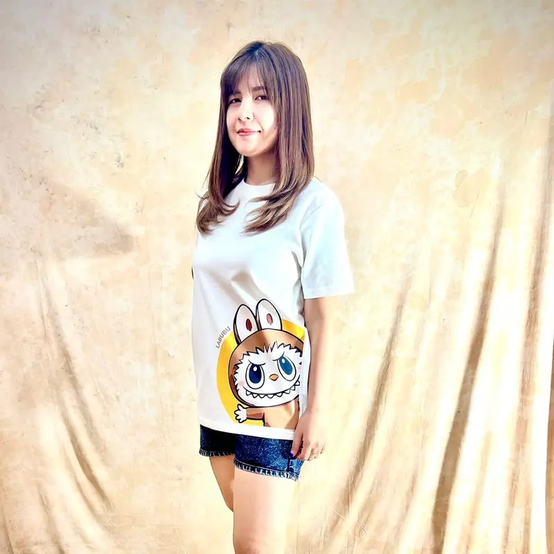 Patgang Kaos Distro Wanita / Kaos T-Shirt Motif The M0nst3r Labubu Brown / Kaos Enzim Wanita Motif Labubu / Kaos Enzim Super Premium 7