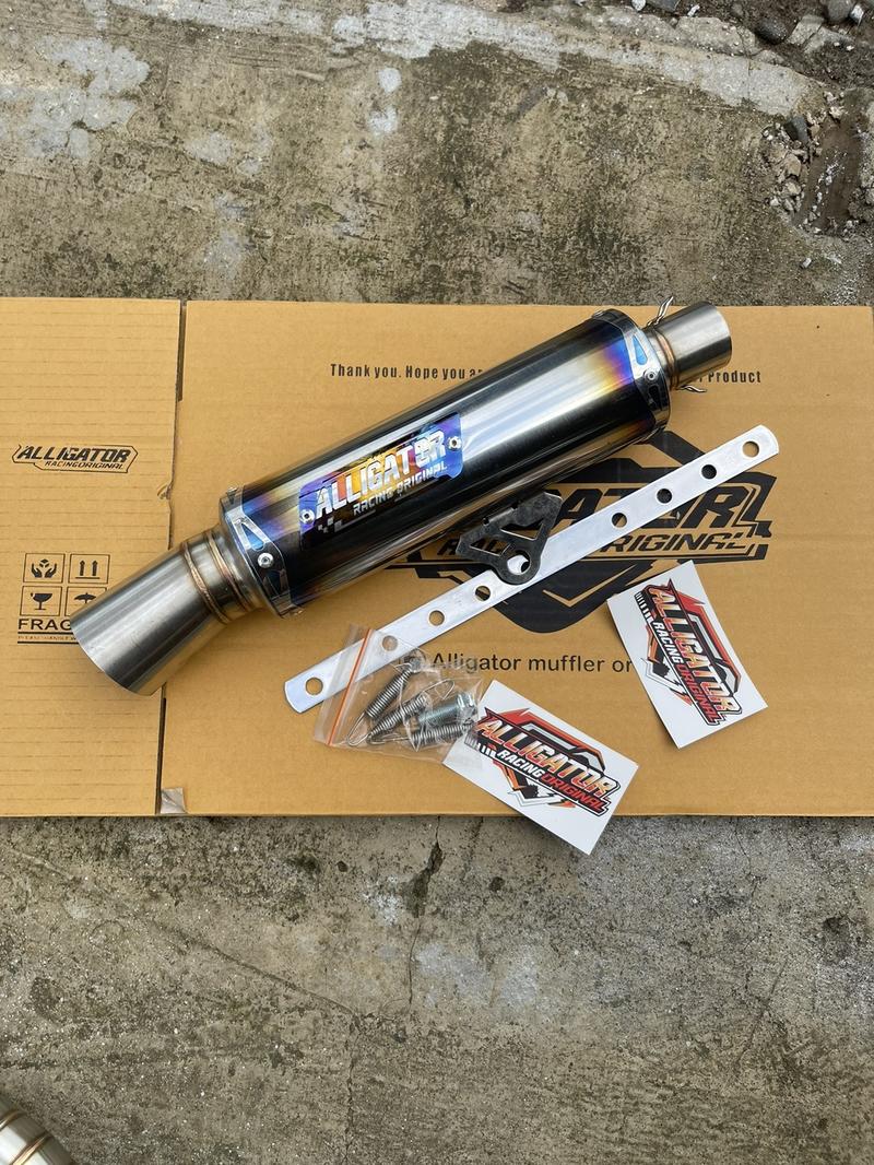 Product Introduction of Knalpot Samlong Original Alligator Halfblue New Emblem [ inlet 38 mm ] free triplat Nmax Aerox Beat Mio Scoopy Vario Pcx lexy Xride fino Fazio Freego dll Bracket Laser Motor Motorcycle 18