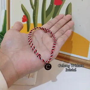 Gelang Tridatu Inisial Huruf A-Z Gelang Tali Tridatu Pria dan wanita