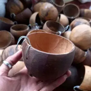 tempat makan ayam dari batok kelapa alami tahan hujan dan panas