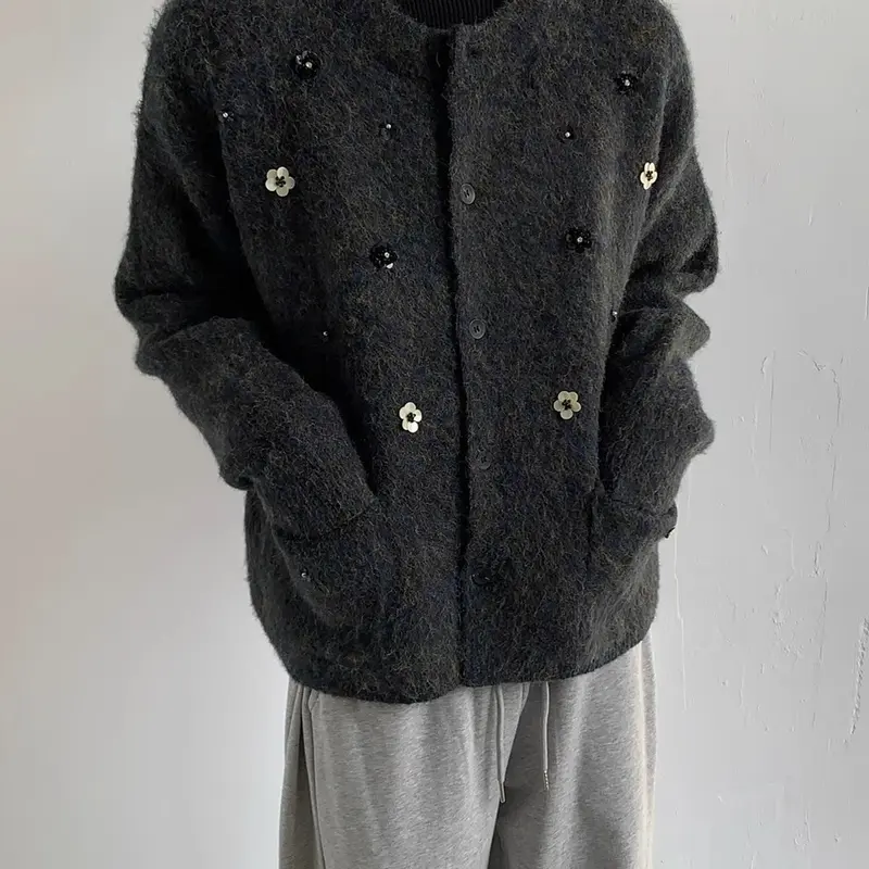 Áo Cardigan Len Dày, Dành Cho Nam Giới, Trọng Lượng Nặng, Cổ Tròn, Áo Khoác Len Dệt Kim, Thiết Kế Hoa Nhỏ Đính Cườm Thủ Công, Phong Cách Lười Biếng, Hàng Mới Về Năm 2025, Thích Hợp Cho Mùa Thu Và Mùa Xuân, Áo Khoác 8