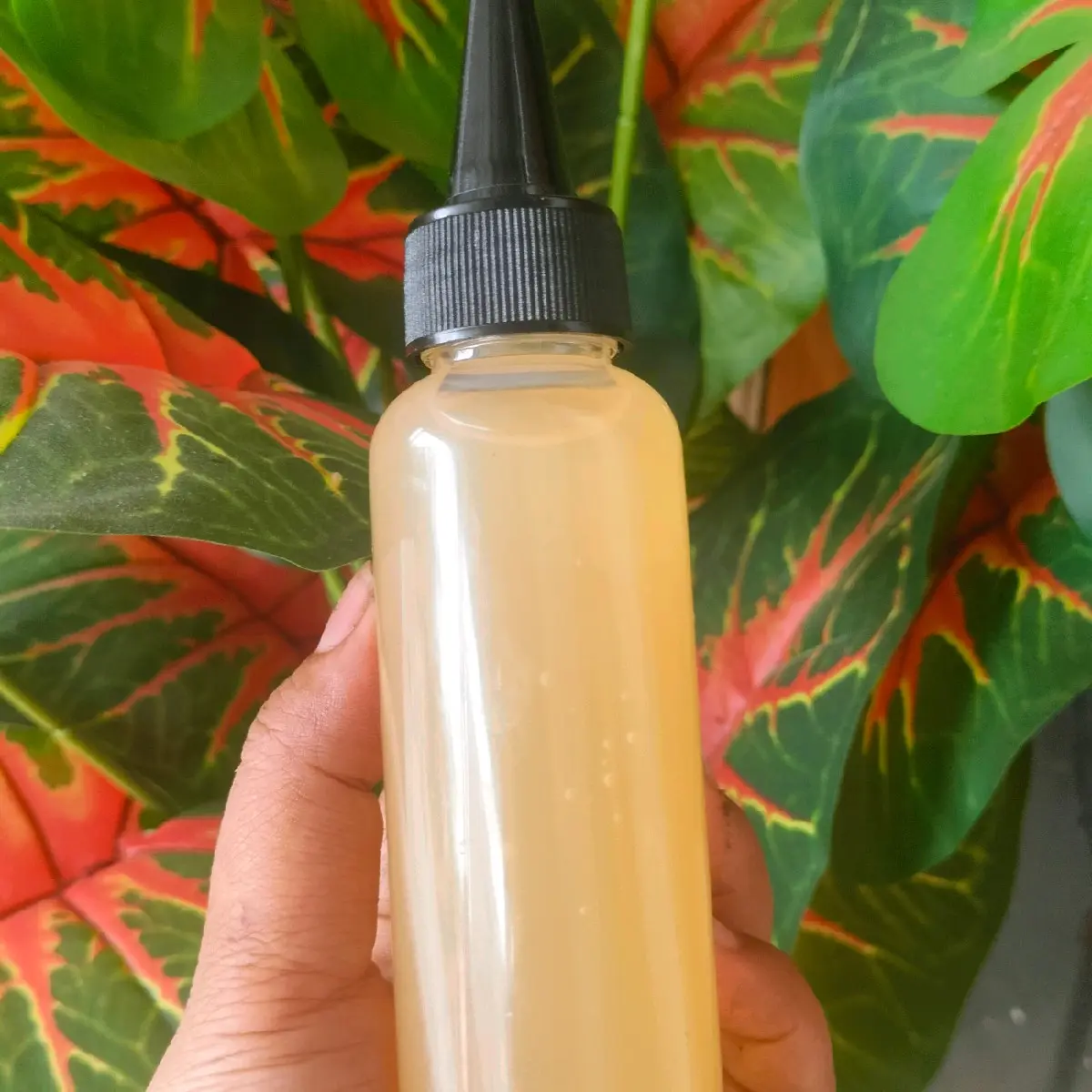 lem kulit bisa untuk reparasi tas kulit, dompet kulit dan bahan dr kulit asli