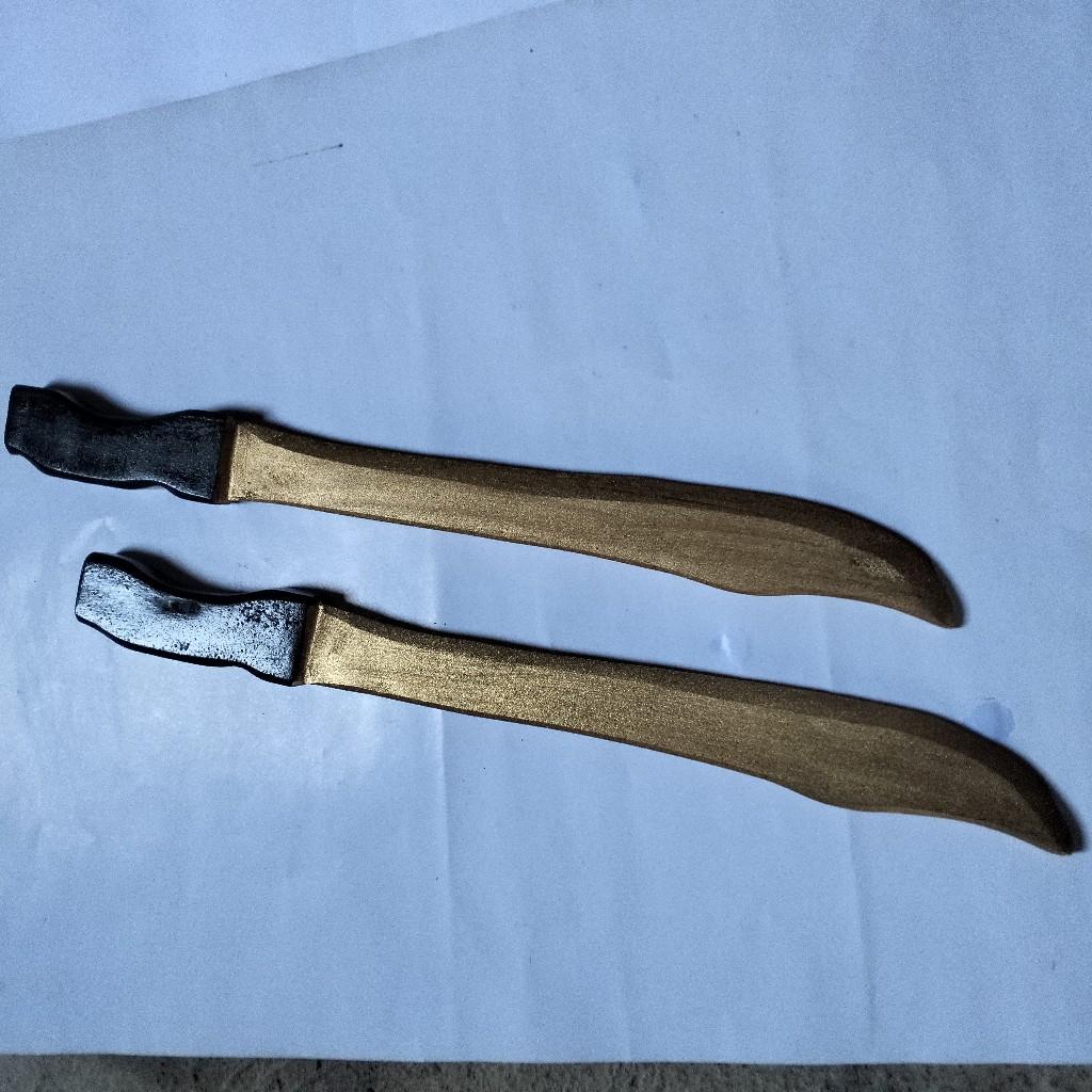 Mandau Kayu Miniatur Alat Untuk Latihan Olahraga Silat Beladiri Boxing