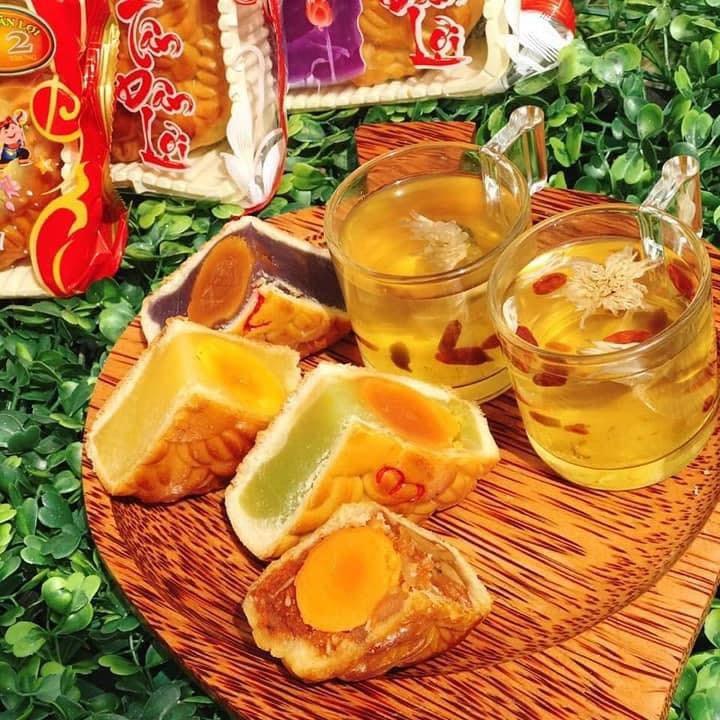 (Gi á tận lò) Combo 4 bánh trung thu Tân Dân Lợi 2 trứng muối không kèm hộp (200g mỗi bánh)