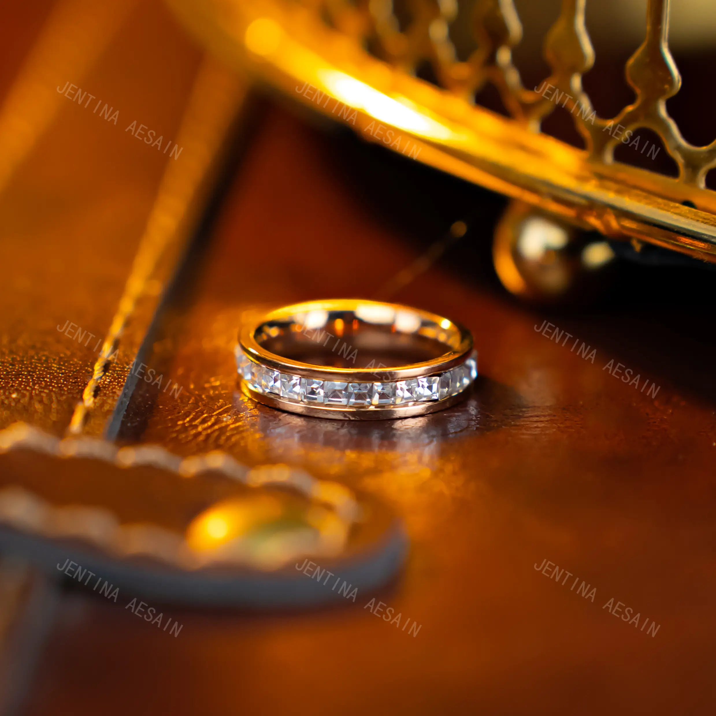 Cincin gypshophila full berlian disekelilingnya titanium berlapis emas anti luntur simple elegant