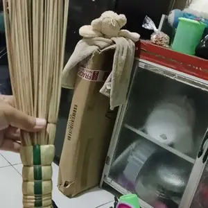 SAPU LIDI/SAPU ANYAM PENEBAH KASUR MURAH  Pembersih