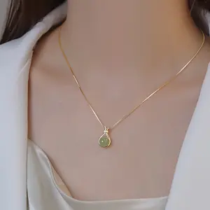 Kalung Titanium Wanita Liontin Giok Hijau Anti Karat Elegan