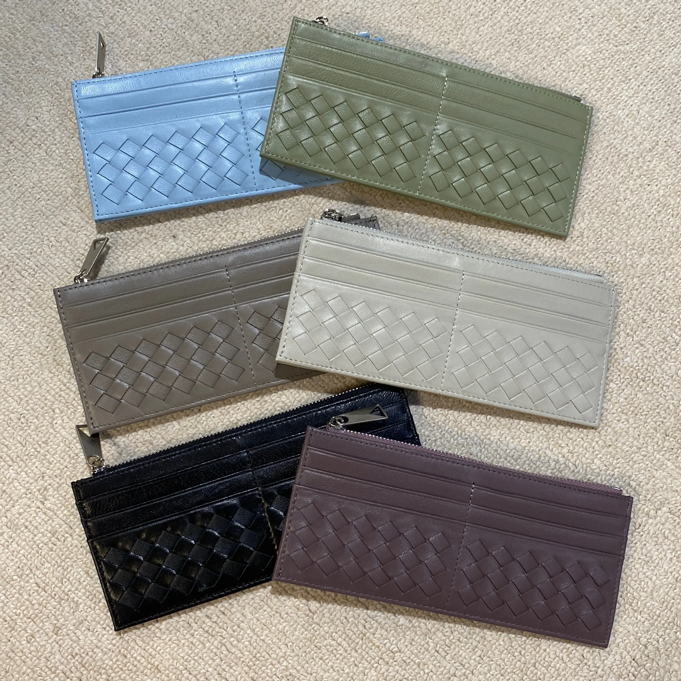 3315 Lambskin hand weave multiple card holder with zip