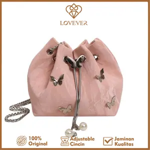 Tas ember gaya wanita. Fashion crossbody bag.ins niche serbaguna rantai bahu bag.pull-out desain kupu-kupu bag.casual gaya tas selempang lucu. Kulit