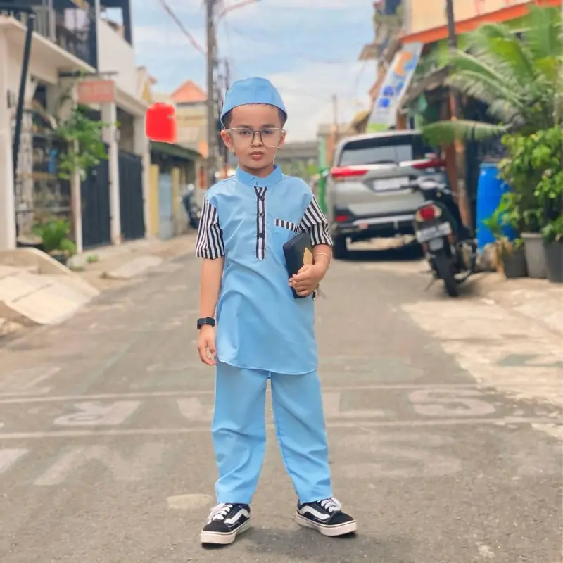 satu set baju kurta anak laki laki plus peci usia 1-10 tahun Katun Polos Celana Koko Muslim Salur Setelan Nyaman Panjang Pendek 2