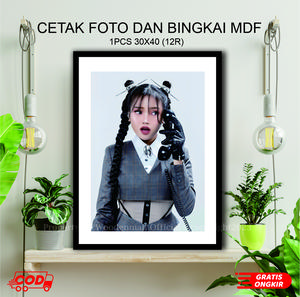 Cetak Foto Bingkai MDF Ukuran 30x40 cm Hiasan Dinding Aesthetic