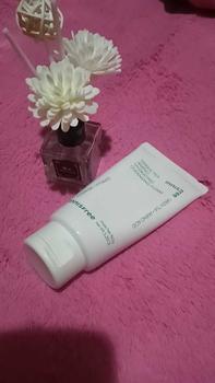 Product Review of Innisfree Green Tea Amino Hydrating  Cleansing Foam 150g / Sabun Pembersih Wajah untuk Kulit Kering from 🌼**🌼 3